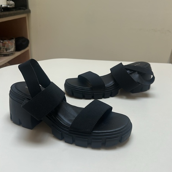 🔥 🆕 MADDEN GIRL Harly chunky block sandals black size 8.5 - Picture 4 of 6